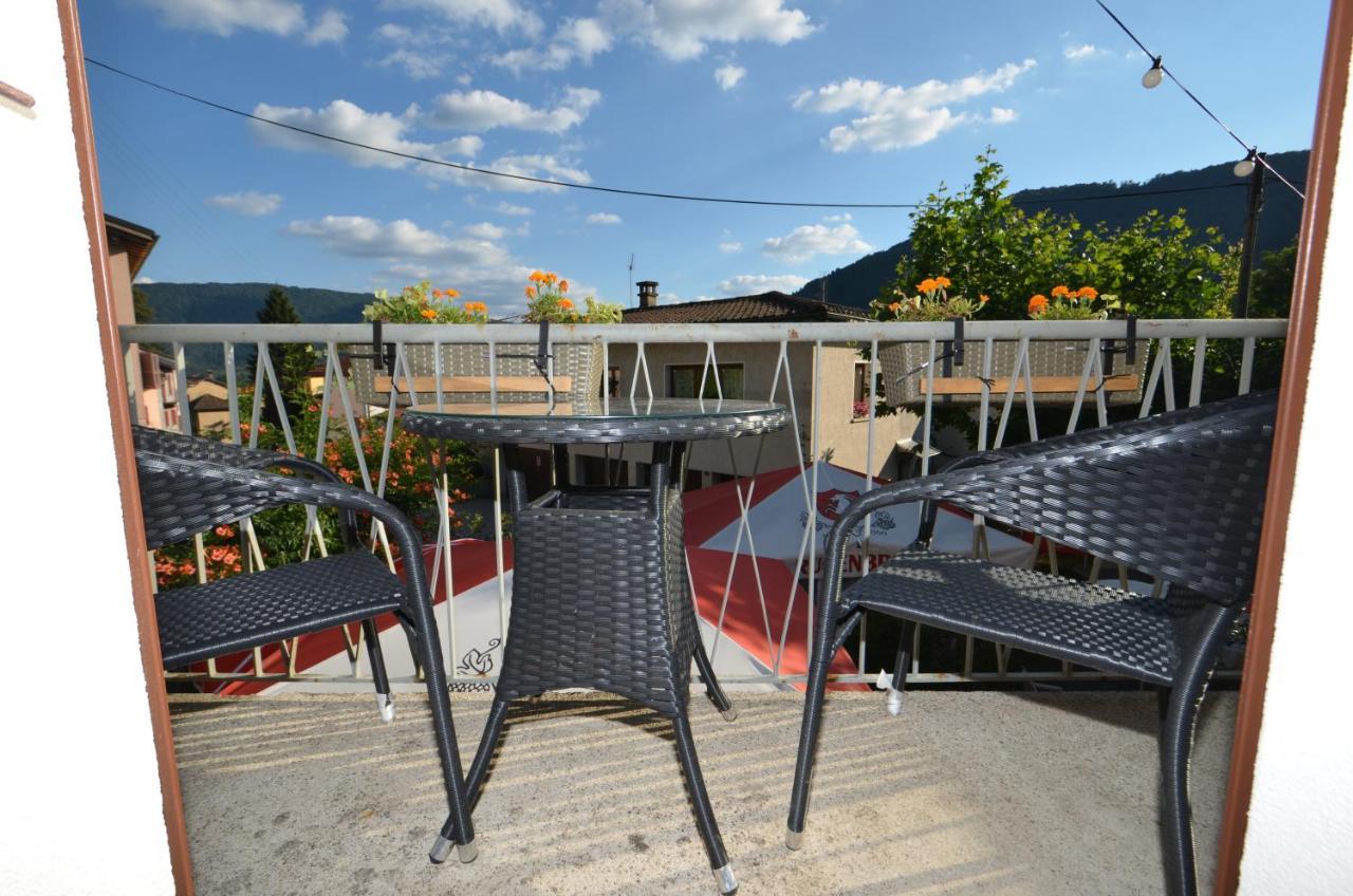 Hotel Pensione Serena Purasca Buitenkant foto