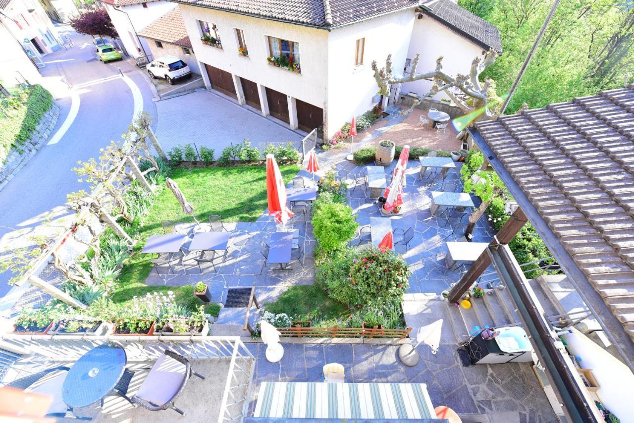 Hotel Pensione Serena Purasca Buitenkant foto
