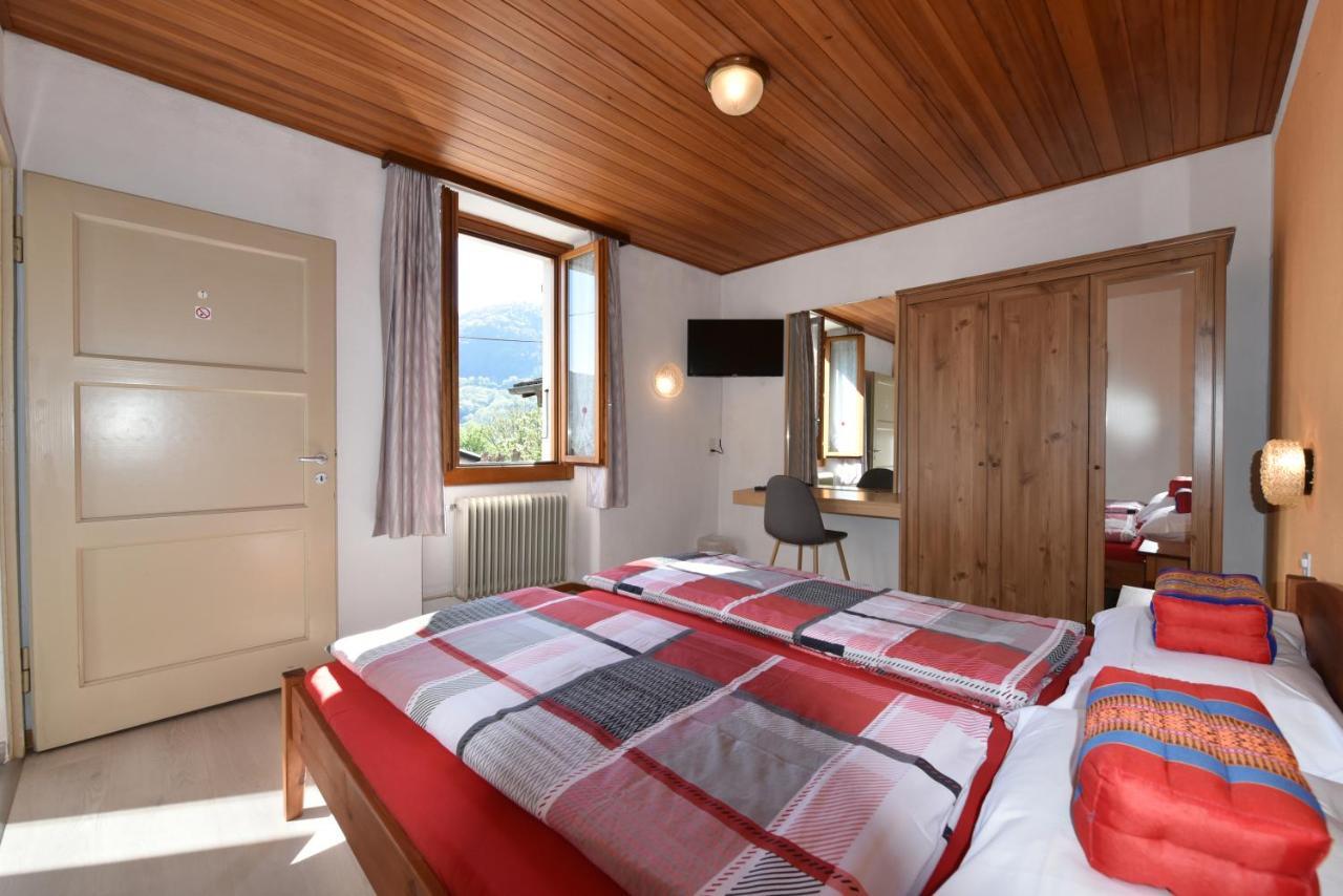 Hotel Pensione Serena Purasca Buitenkant foto