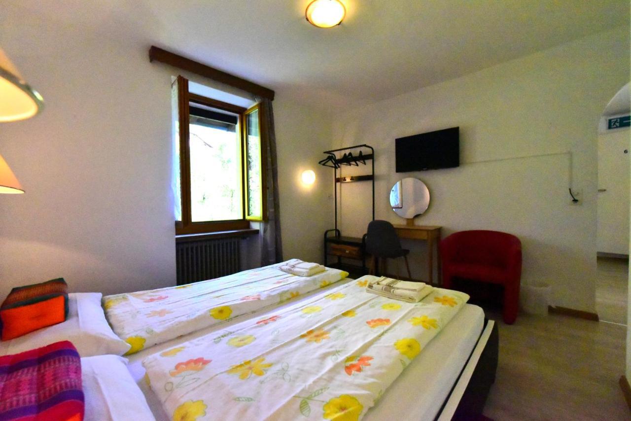 Hotel Pensione Serena Purasca Buitenkant foto