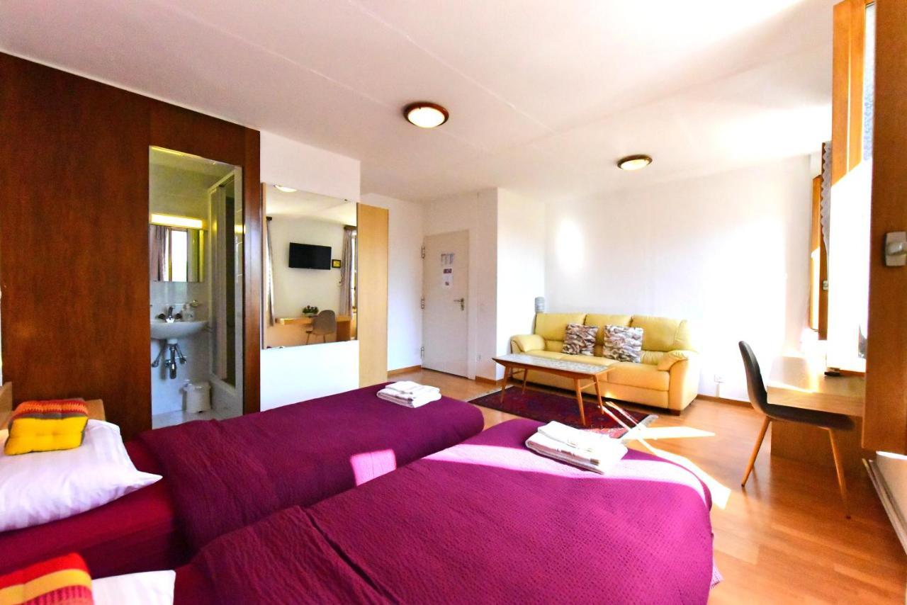 Hotel Pensione Serena Purasca Buitenkant foto