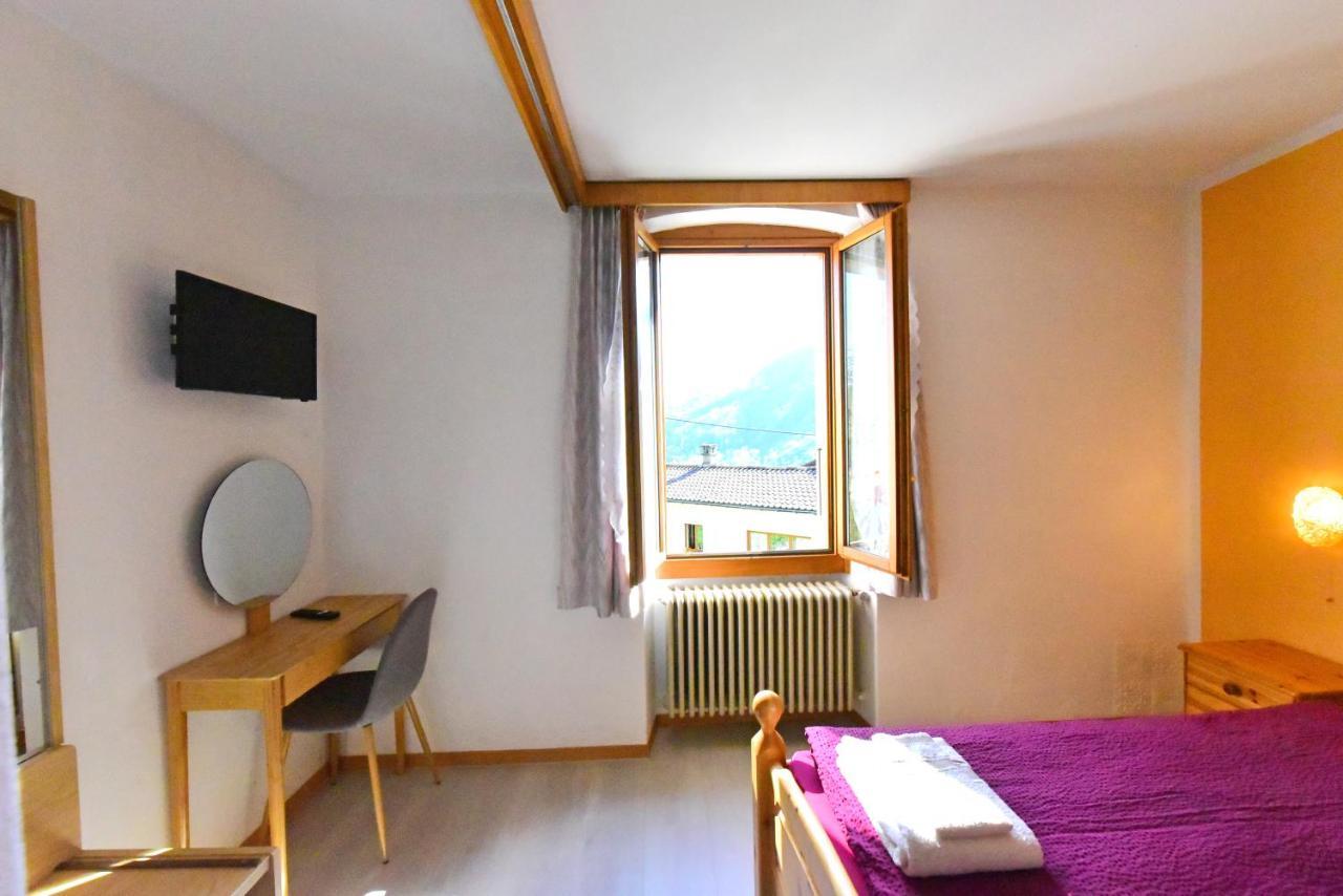 Hotel Pensione Serena Purasca Buitenkant foto