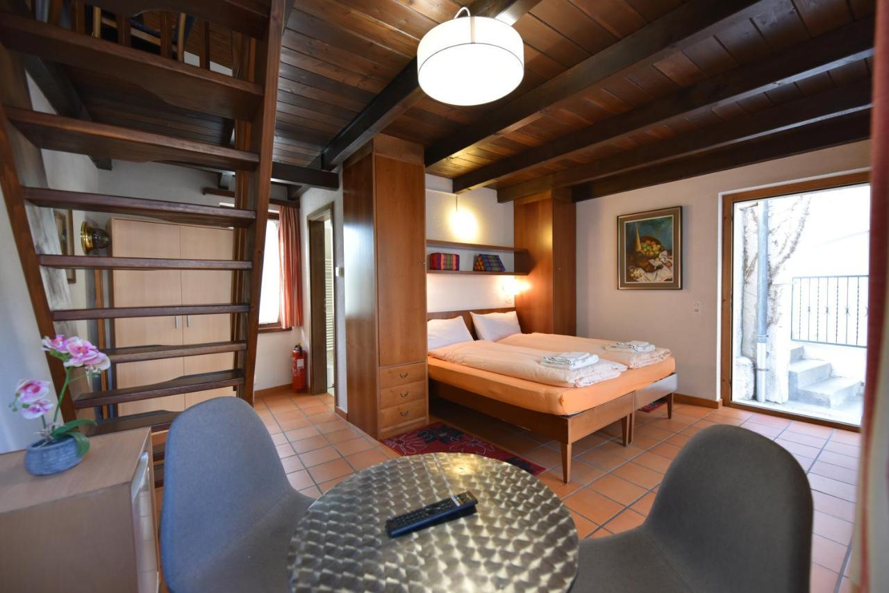 Hotel Pensione Serena Purasca Buitenkant foto