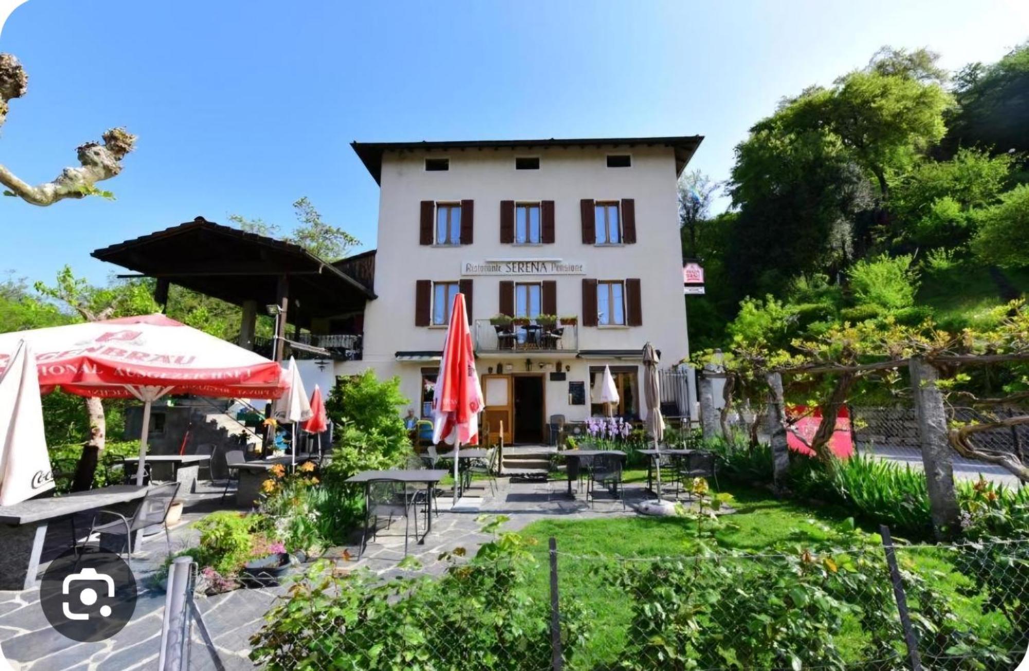 Hotel Pensione Serena Purasca Buitenkant foto