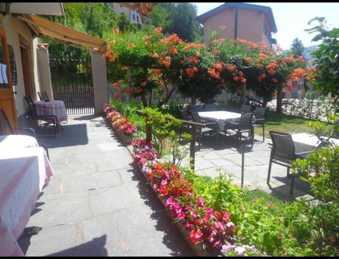Hotel Pensione Serena Purasca Buitenkant foto